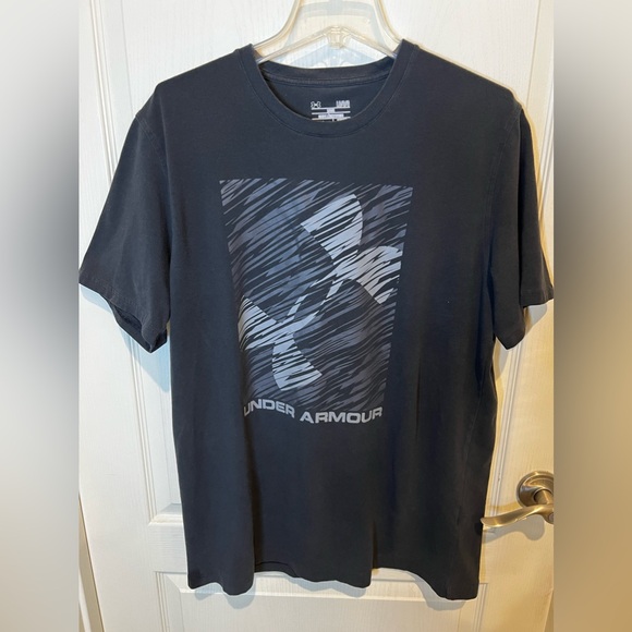 Under Armour graphic men’s tee, heat gear, size large, color, black/ gray - Picture 1 of 7